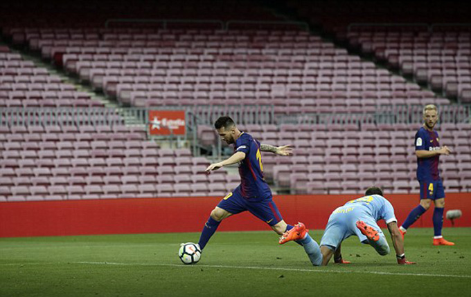 Messi với cú đúp giúp Barca chiến thắng